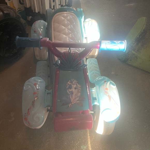 electric ride on toy - Picture 2 of 3